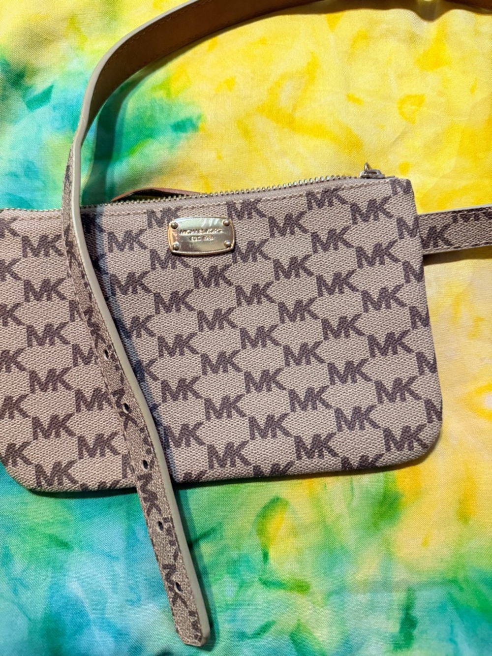Michael Kors Signature  print logo belt bag.